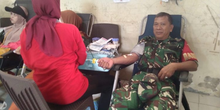 Koramil 418-01/Makrayu Gelar Bakti Sosial Donor Darah Bersama Sekolah Tunas Teladan Gandus dalam Rangka HUT TNI ke-80