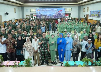 Rayakan HUT TNI Ke-80, Lanal Palembang Sumbang Darah dan Sembako untuk Warga