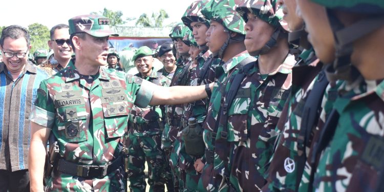 Pangdam II/Sriwijaya Pimpin Upacara Pembukaan Latsarmil Komcad TA 2025 di Baturaja