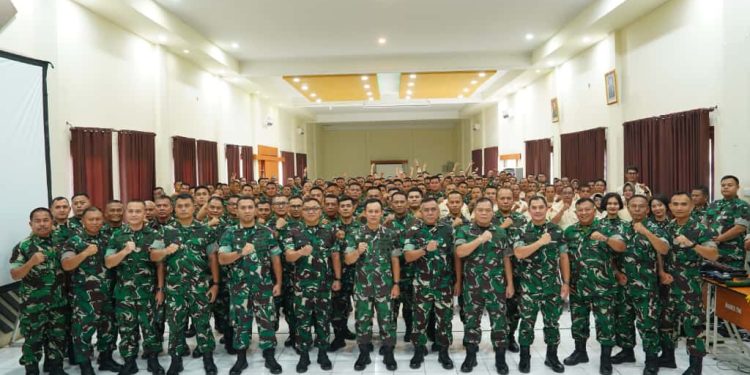 Pastikan Pengelolaan Personel dan Administrasi Optimal, Pangdam II/Sriwijaya Kunjungi Ajendam II/Sriwijaya