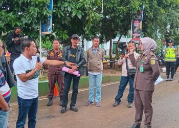 Usut Tuntas Dugaan KKN Serta Dugaan Banyak Penyimpangan di Dinas PUPR Muara Enim Serta Kasus PMI Prabumulih Terkait SP3 PST Gelar Aksi Damai di Kejati Sumsel