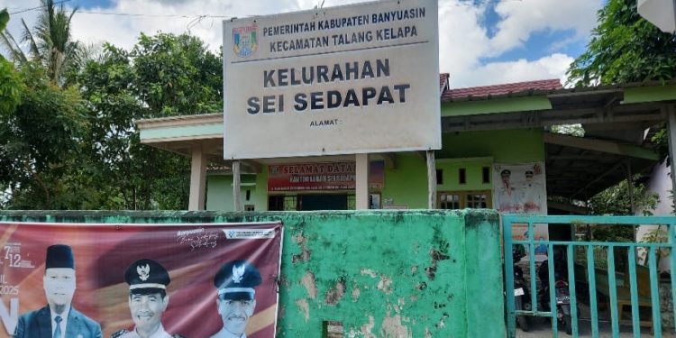 Terkait Dugaan Penipuan, Lurah Sei Sedapat Banyuasin Laporkan Seklurnya Berinisial AJ ke Polda Sumsel