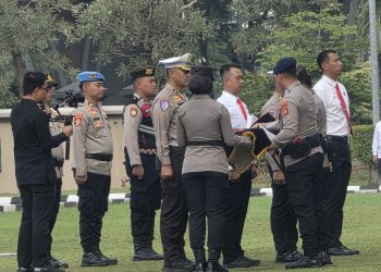 Kapolda Sumatera Selatan Beri Penghargaan kepada Personel Polsek Tanjung Batu Polres Ogan Ilir atas Inovasi Pelayanan Publik
