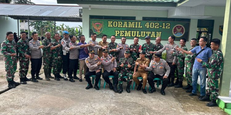 Sinergitas TNI–POLRI, Polsek Pemulutan Beri Ucapan Selamat HUT TNI ke-80 di Koramil 402-12 Pemulutan