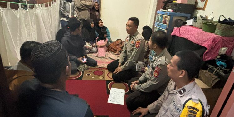 Sat Lantas Polres Ogan Ilir dan Personel Polsek Tanjung Batu Tangani Kecelakaan di Jalan Raya Merdeka, Pengendara Sepeda Motor Meninggal Dunia