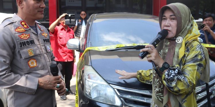 Polres Muara Enim Serahkan Kembali Dua Unit Mobil Avanza kepada Pemilik Usai Berhasil Diungkap