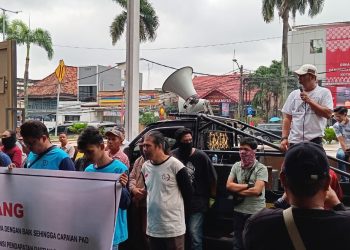 Gabungan LSM Peduli Palembang Desak Walikota Palembang Copot Kepala BAPENDA Kota Palembang Dari Jabatanya Terkait Capaian PAD Tahun 2025 Jauh Dari Target