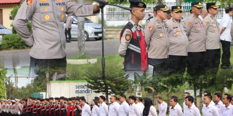Kapolres Ogan Ilir Pimpin Apel Pagi Gabungan, Tekankan Sikap Humanis dalam Pengamanan Aksi Unjuk Rasa