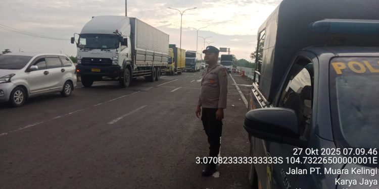 Polri Tingkatkan Keamanan, Kelancaran Lalu Lintas, dan Aktivitas Masyarakat — Polsek Pemulutan Gelar Giat Strong Point di Pagi Hari