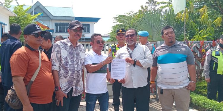 PST Gelar Aksi Demo di PT. SUCOFINDO PALEMBANG Terkait Masalah Program Peremajaan Sawit Rakyat di Kabupaten Banyuasin