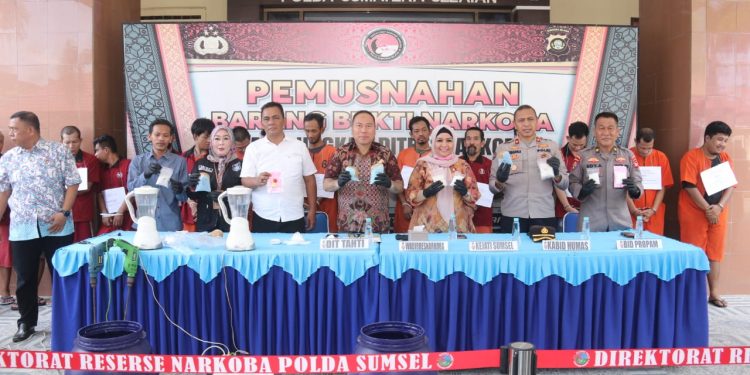 Polda Sumsel Musnahkan Ribuan Gram Sabu dan Ribuan Butir Ekstasi Hasil Ungkap Kasus Oktober