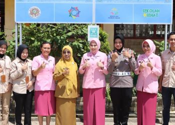 Bhayangkari Cabang Ogan Ilir Lakukan Kunjungan Program MBG di SDN 05 Indralaya serta laksanakan kegiatan sosial