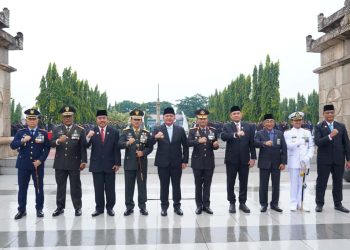 Pangdam II/Sriwijaya Hadiri Ziarah Nasional Hari Pahlawan : “Pahlawan teladanku, Terus bergerak, Melanjutkan Perjuangan”