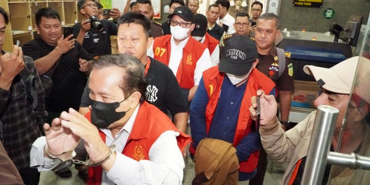 Penetapan 6 Tersangka Dugaan Tipikor Pemberian Fasilitas Pinjaman/Kredit Dari Salah Satu Bank Plat Merah Kepada PT.BSS dan PT.SAL