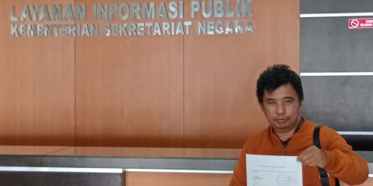 Ali Pudi Serahkan Surat Terbuka kepada Presiden Terkait Pengangkatan 24 Staf Ahli oleh Bupati Banyuasin