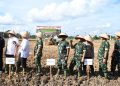 Danrem 044/Gapo Hadiri Tanam Perdana Cetak Sawah Rakyat di Desa Lumpatan II