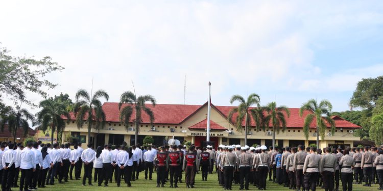 WUJUD KEPEDULIAN SOSIAL, KAPOLRES OGAN ILIR AJAK PERSONEL GALANG DANA UNTUK KORBAN BANJIR BANDANG DI ACEH, SUMBAR DAN SIBOLGA