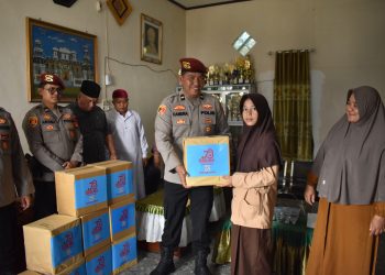 Polres Muara Enim Salurkan Paket Sembako untuk Warga, Tukang Becak, Pemulung, dan Panti Asuhan