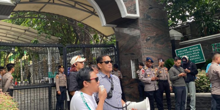 Caca Sumsel Gelar Aksi Damai Desak Kejagung RI Untuk Memeriksa dan Memangil Mantan Bupati OKI Terkait Dugaan Defisit Anggaran 56O Miliar