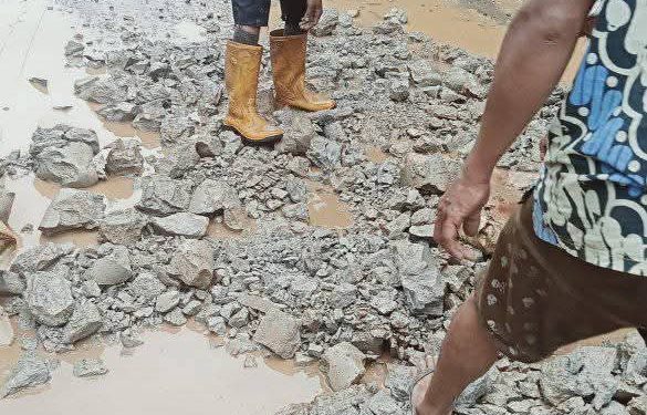 Warga Talang Kemang Minta Perhatian  Jalan Rusak Bertahun Tahun Bupati jangan Tutup Mata 