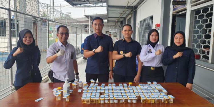 ‎Rutan Kelas I Palembang Gelar Tes Urine Rutin, 108 WBP Negatif Narkoba