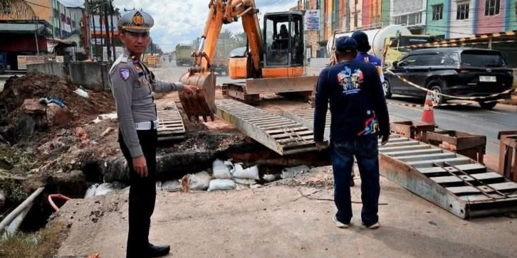 Jalintim KM 13 Sudah Bisa Dilewati! Polisi Pastikan Arus Lancar Dan Selalu Waspada