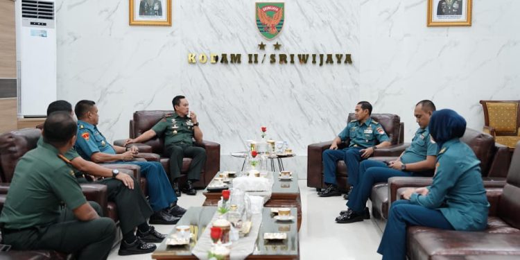 Terima Audiensi Undur diri Danlanal Palembang, Pangdam II/Sriwijaya : “Terima kasih Kolonel Laut (P) Faisal