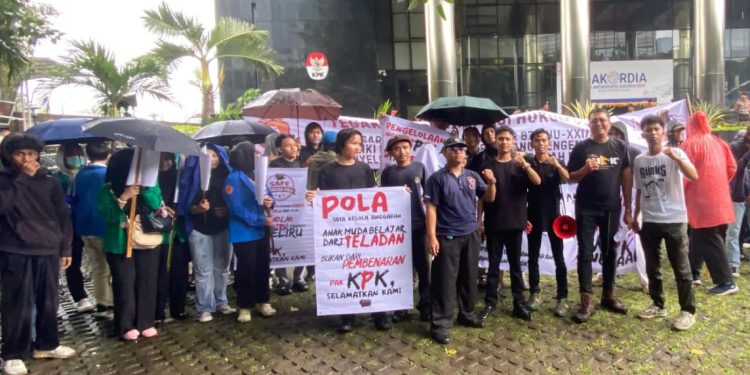 Buntut Persoalan Pengadaan Kendaraan Dinas, AP3 Gelar Aksi di KPK RI