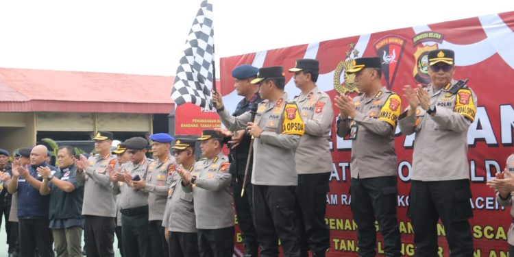 Kapolda Sumsel Lepas 100 Personel Satbrimob untuk Misi Kemanusiaan di Gayo Lues