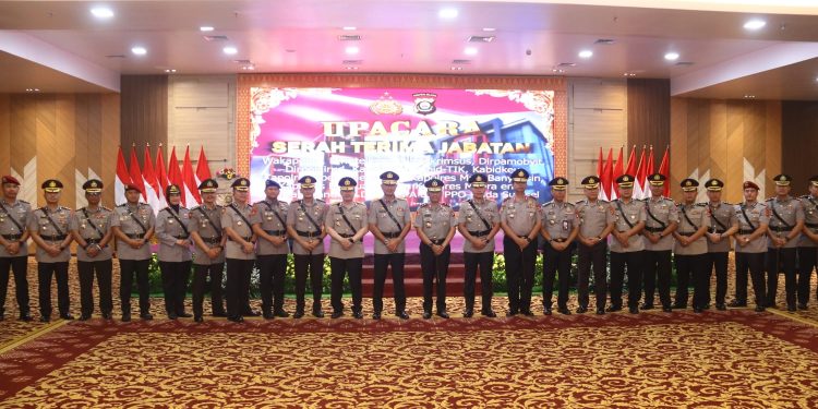 Kapolda Sumsel Pimpin Sertijab Wakapolda Sejumlah Pejabat Utama dan Kasatwil jajaran Polda Sumsel