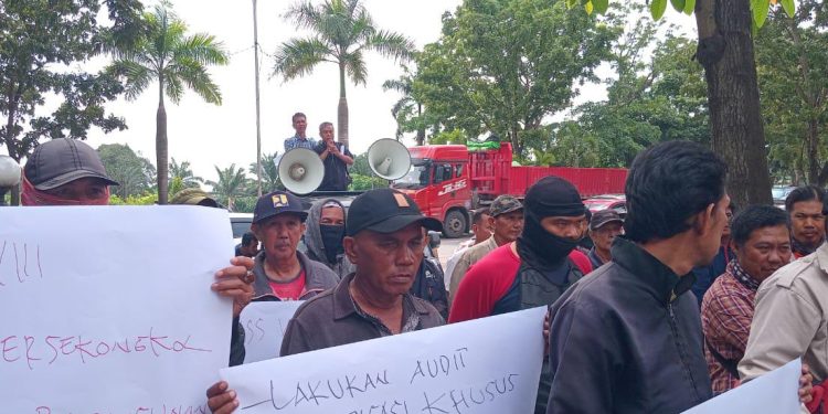 Aliansi Lembaga Swadaya Masyarakat dan Media Peduli Sumsel Gelar Aksi di Kantor BBWSS VIII Menuntut Pertanggungjawaban Pelaksanaan Proyek Senilai Lebih dari Rp500 miliar Tahun 2023–2024